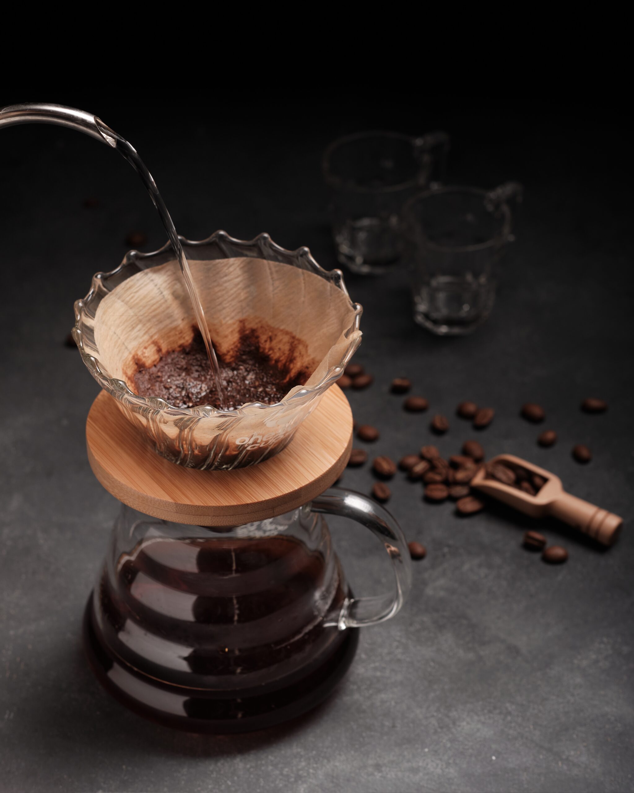 Drip (V60) – lekka i czysta kawa. Jak parzyć przelewowo w domu? – Copy